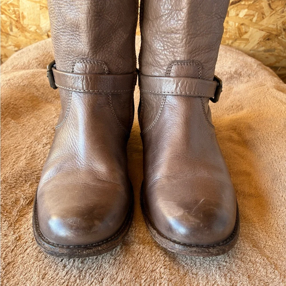 FRYE Phillip Riding EQUESTRIAN Leather Knee High Rider Boots Size 8